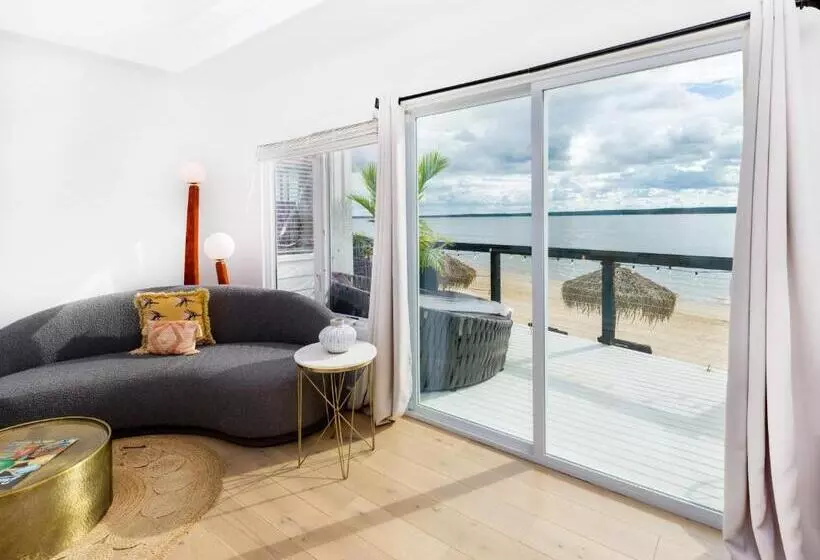 Hotelli Aqua By American Beech   Adults Only