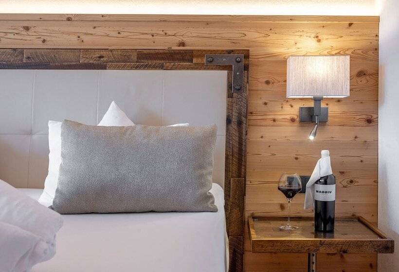 ホテル Bergkristall