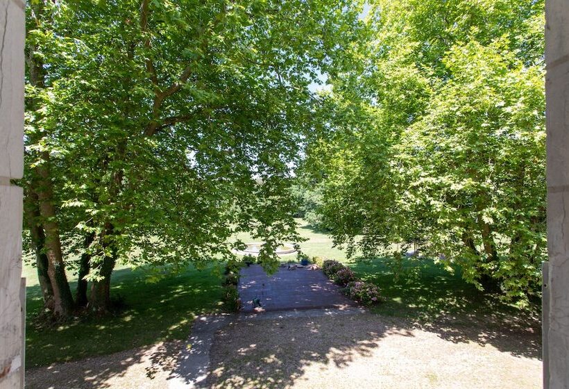 فندق Chateau De Razay