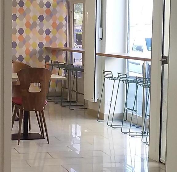 هتل Logis Hôtel Restaurant Lanex Amboise