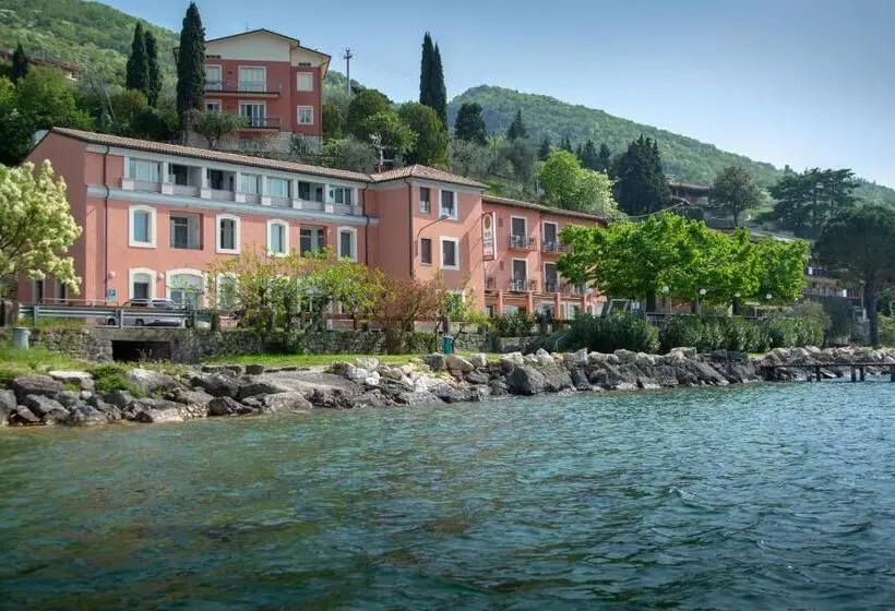 هتل Residence Sirenella