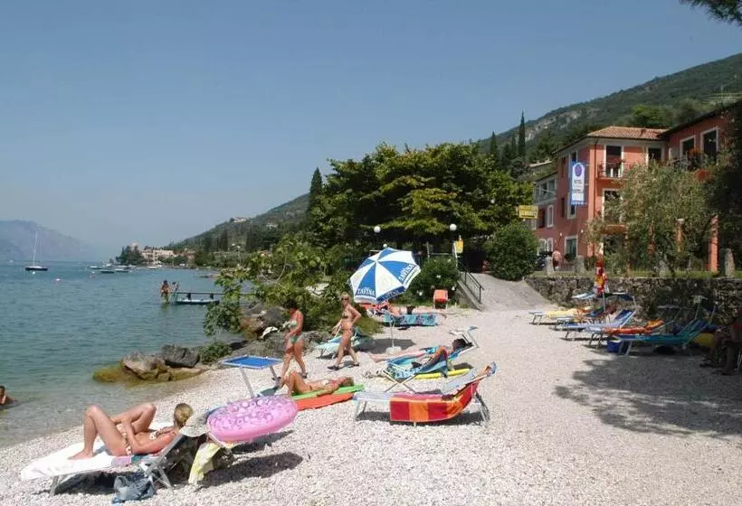 هتل Residence Sirenella