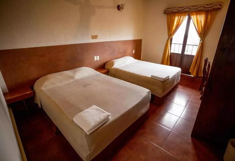 Hotel & Suites Posada Molina