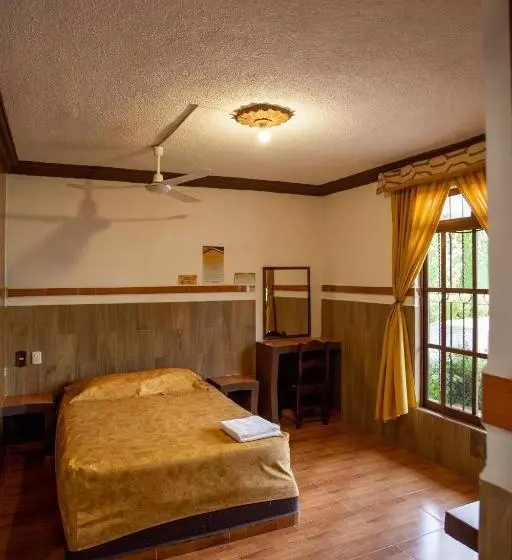 Hotel & Suites Posada Molina