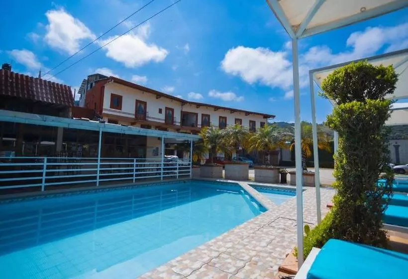 Hotel & Suites Posada Molina
