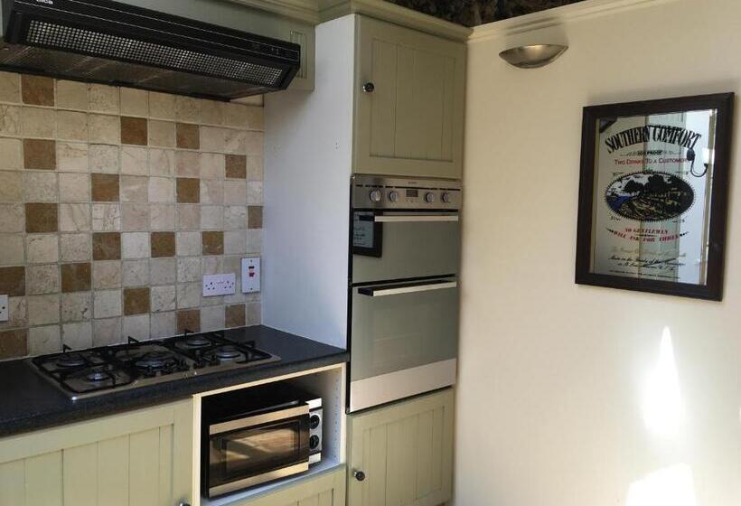 Отель The Crown