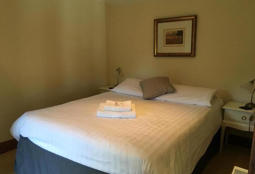 Отель The Crown