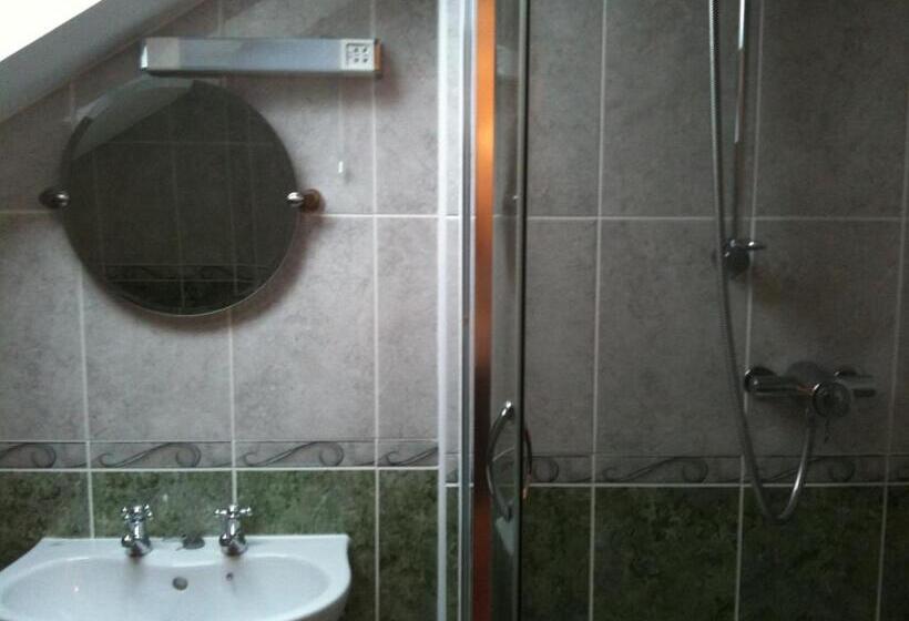 Отель The Crown