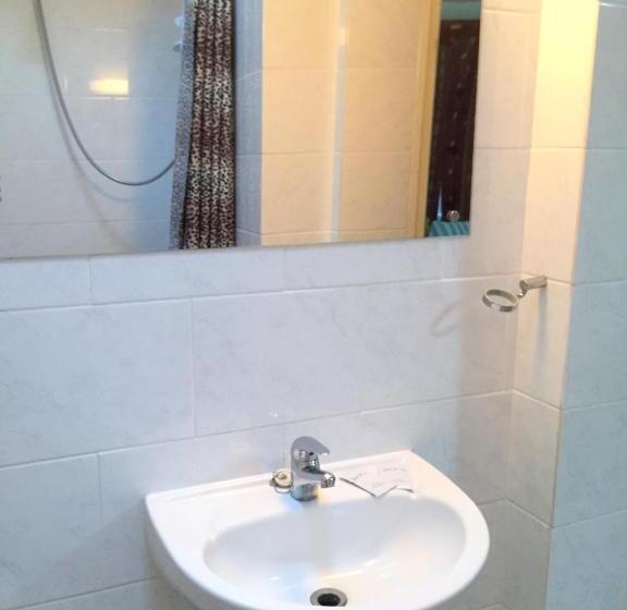 Отель The Oasis