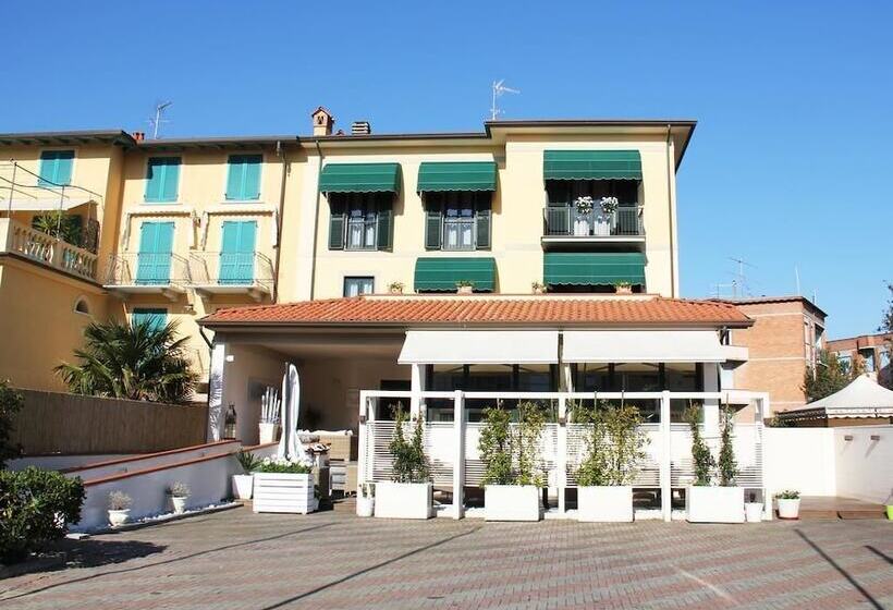 فندق Villa Toscana