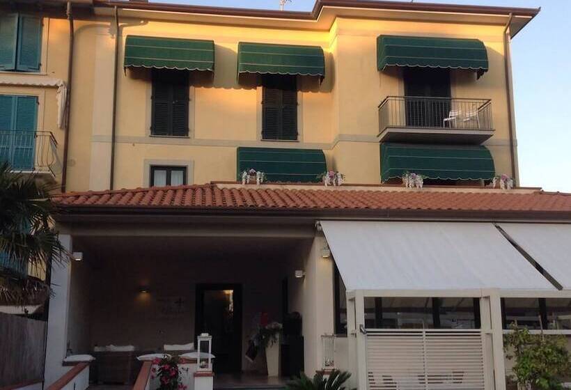 فندق Villa Toscana