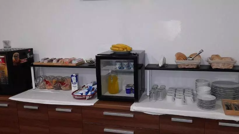 Aamiaismajoitus (B&B) Riva Rooms