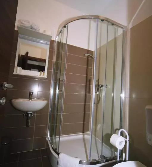 Aamiaismajoitus (B&B) Riva Rooms