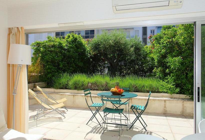 בית מלון כפרי Cannes Bay