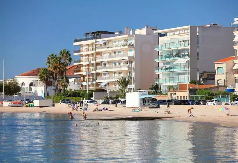 Hotelli Cannes Bay