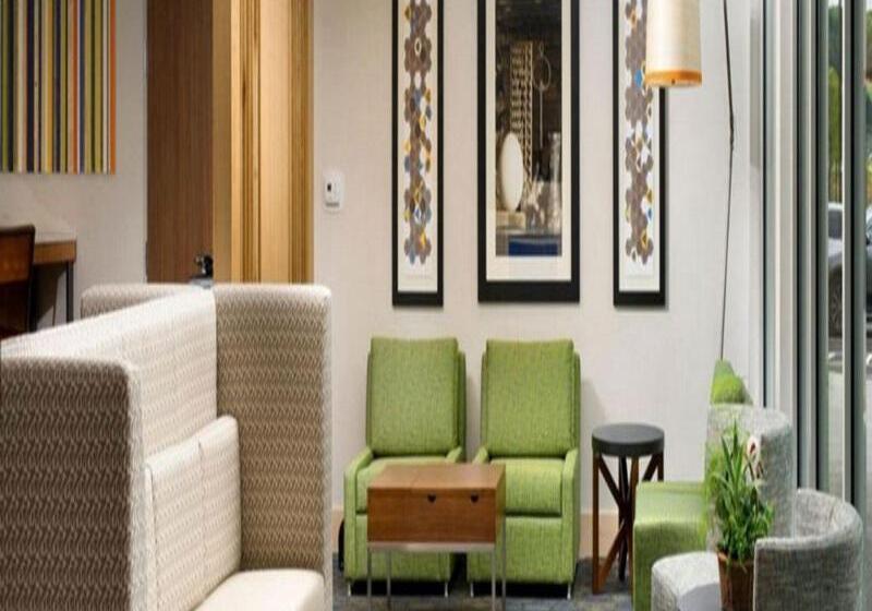 هتل Holiday Inn Express & Suites   Kirksville   University Area, An Ihg