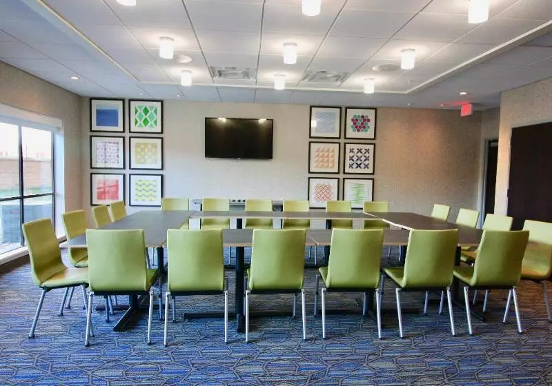 ホテル Holiday Inn Express & Suites   Kirksville   University Area, An Ihg