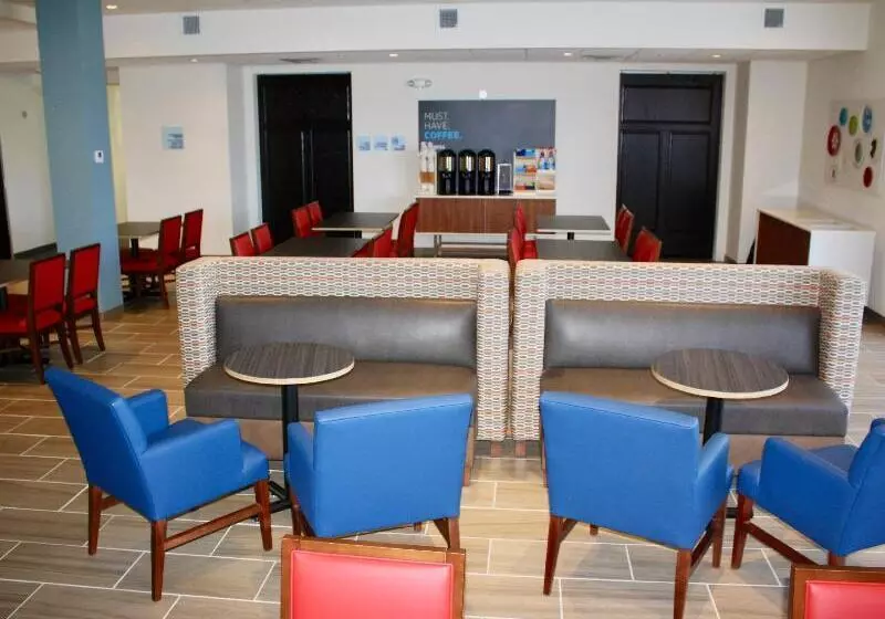 ホテル Holiday Inn Express & Suites   Kirksville   University Area, An Ihg