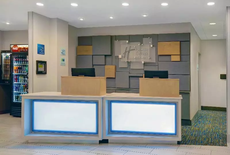 ホテル Holiday Inn Express & Suites   Lenexa   Overland Park Area, An Ihg
