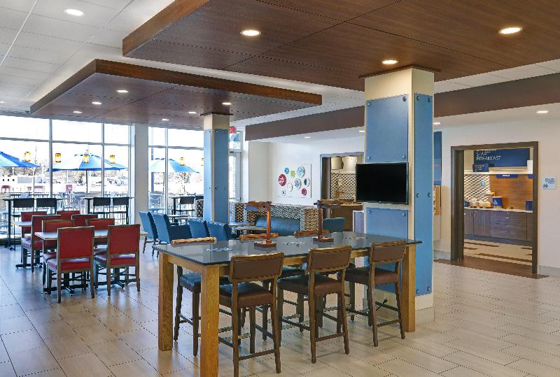 فندق Holiday Inn Express & Suites   Lenexa   Overland Park Area, An Ihg