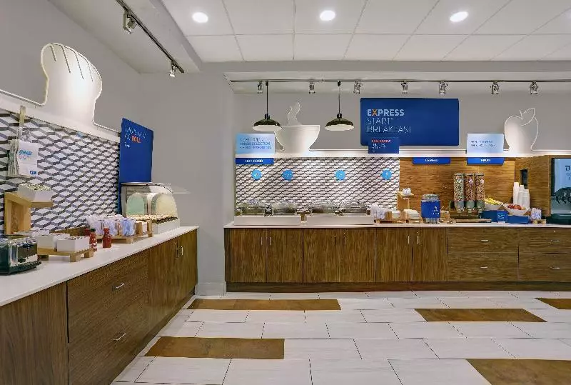 ホテル Holiday Inn Express & Suites   Lenexa   Overland Park Area, An Ihg