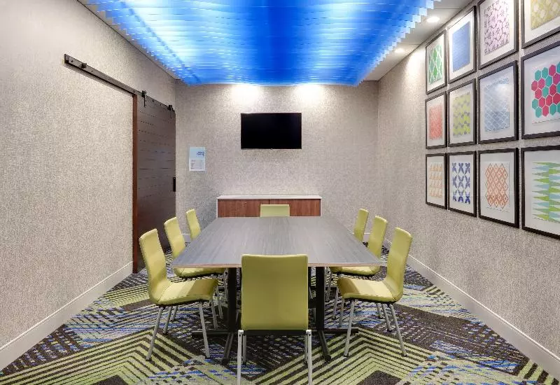 ホテル Holiday Inn Express & Suites   Dallas Nw Hwy   Love Field, An Ihg
