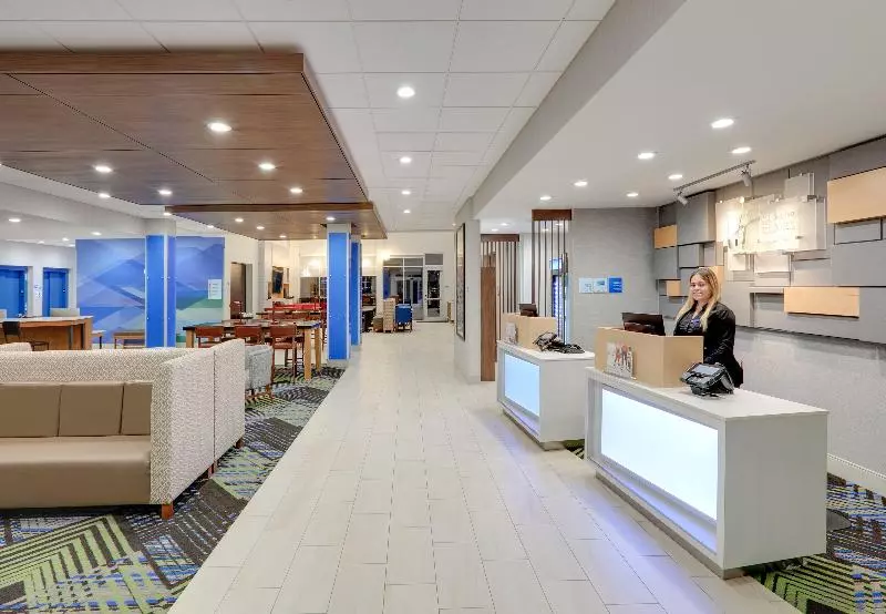 ホテル Holiday Inn Express & Suites   Dallas Nw Hwy   Love Field, An Ihg
