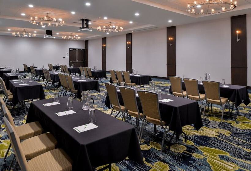 酒店 Holiday Inn & Suites   Farmington Hills   Detroit Nw, An Ihg