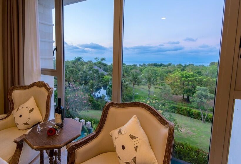 Luxury Apartment At Ayana Residences