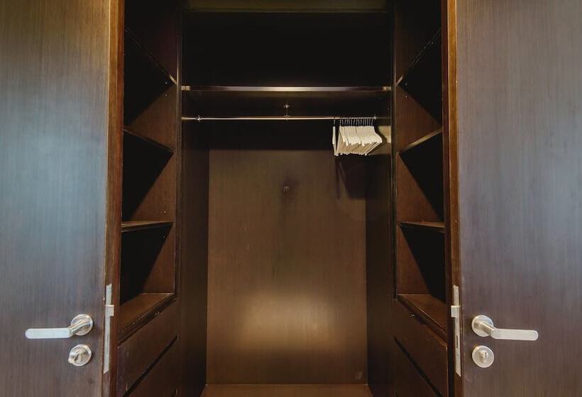 Luxury Apartment At Ayana Residences