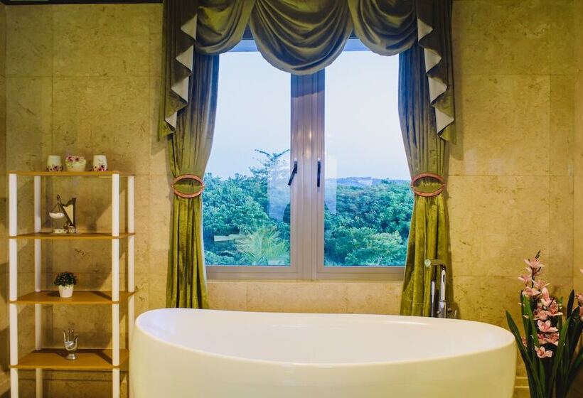 Luxury Apartment At Ayana Residences