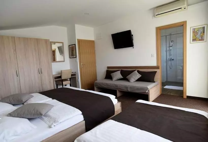 ベッドアンドブレックファースト Rooms Barba Niko Near Zagreb Airport