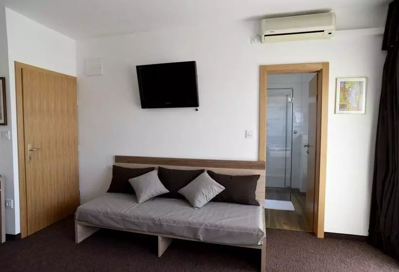 ベッドアンドブレックファースト Rooms Barba Niko Near Zagreb Airport