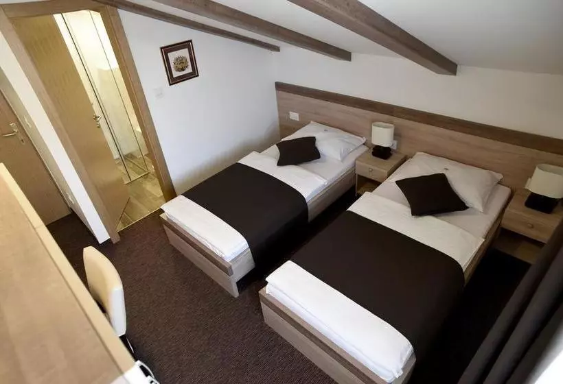 ベッドアンドブレックファースト Rooms Barba Niko Near Zagreb Airport