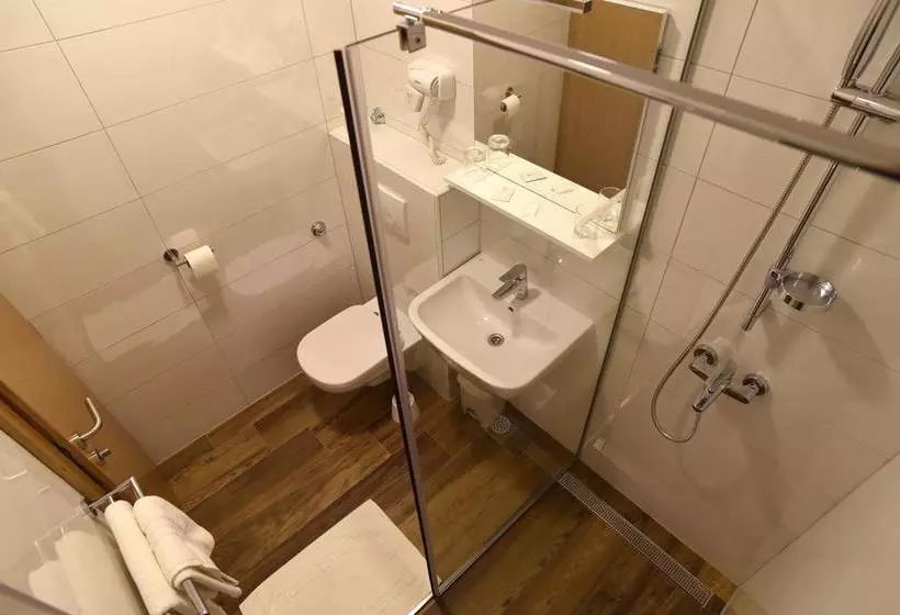 ベッドアンドブレックファースト Rooms Barba Niko Near Zagreb Airport