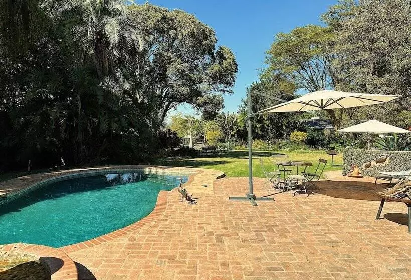 تختخواب و صبحانه Malcolm Lodge