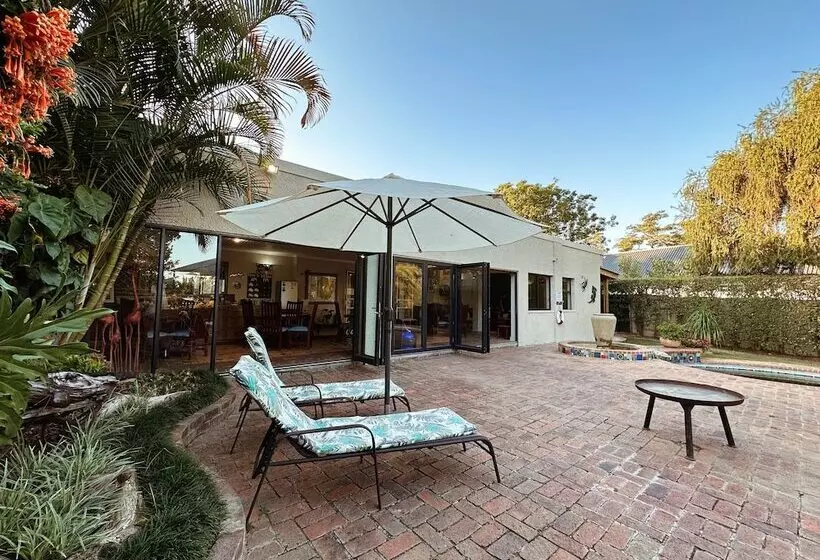 تختخواب و صبحانه Malcolm Lodge