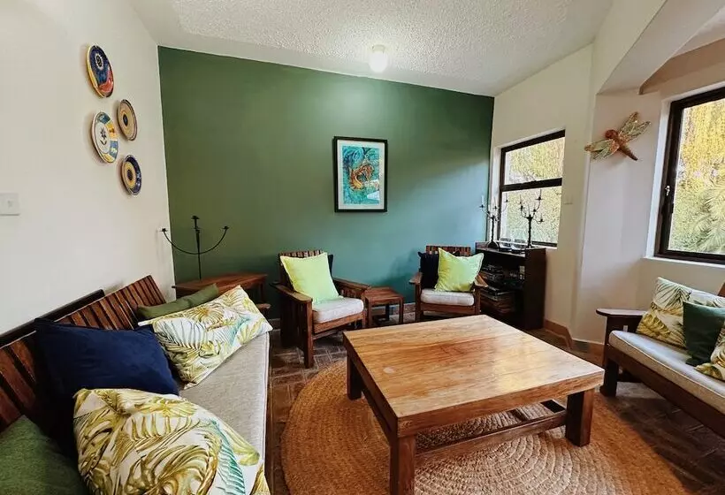 تختخواب و صبحانه Malcolm Lodge