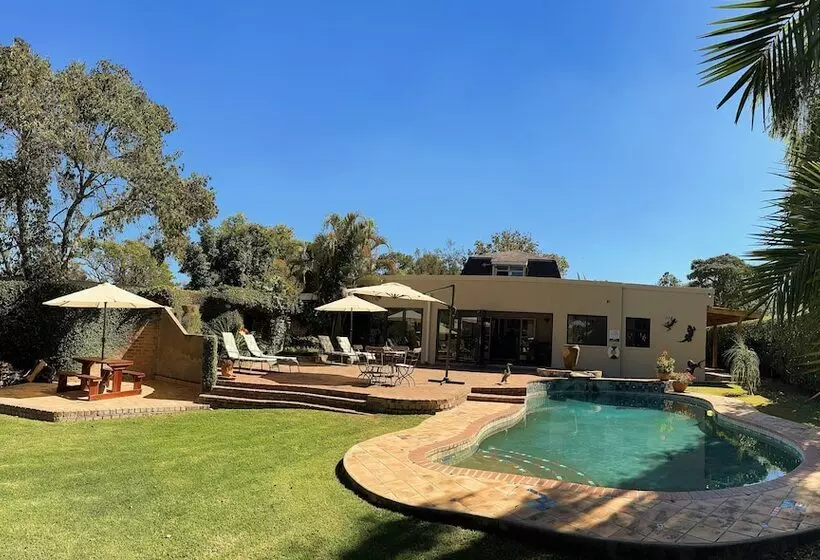 تختخواب و صبحانه Malcolm Lodge