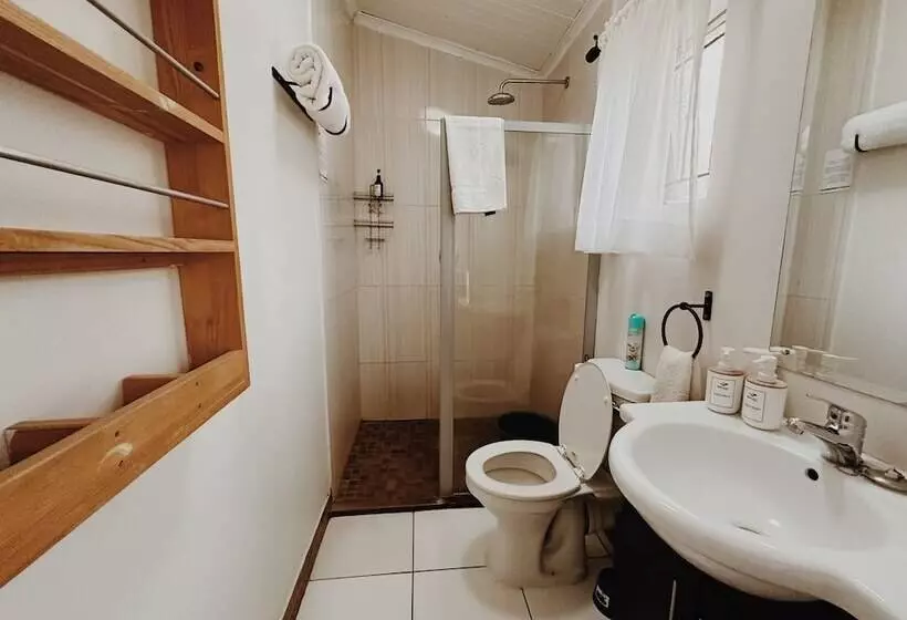 تختخواب و صبحانه Malcolm Lodge