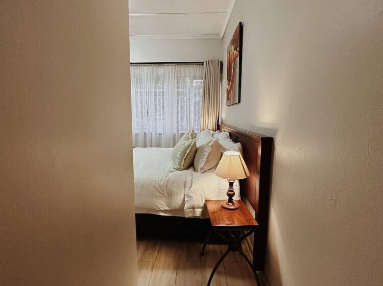 ベッドアンドブレックファースト Malcolm Lodge