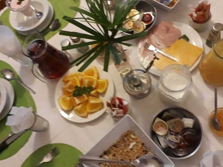 تختخواب و صبحانه Vastrap Guest Farm