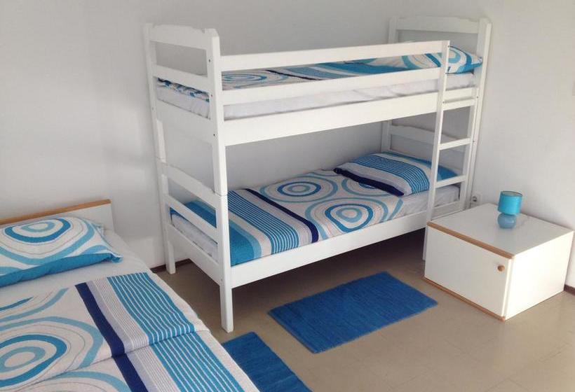 Little Seahorse Hostel & Suites