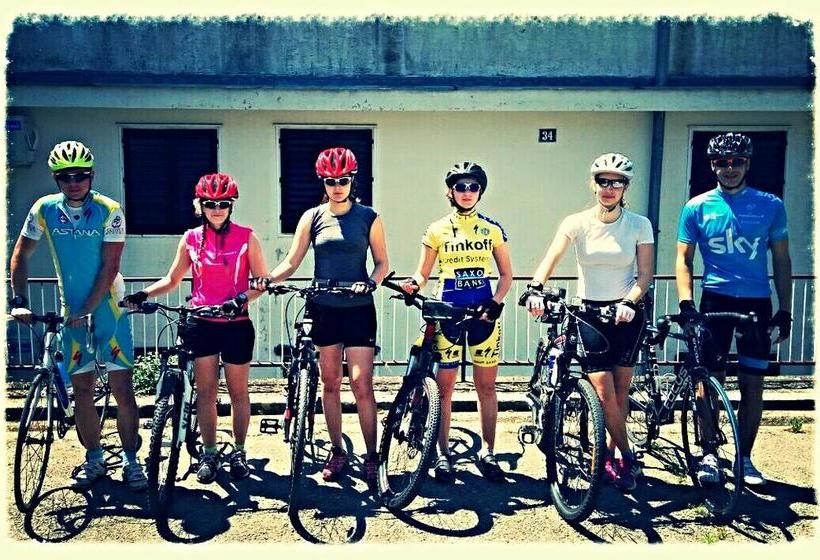 Little Seahorse Hostel & Suites