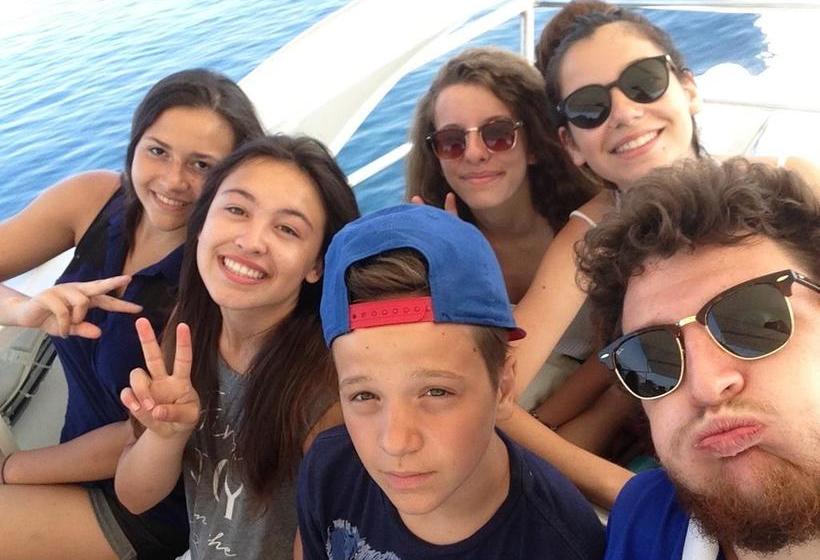 Little Seahorse Hostel & Suites