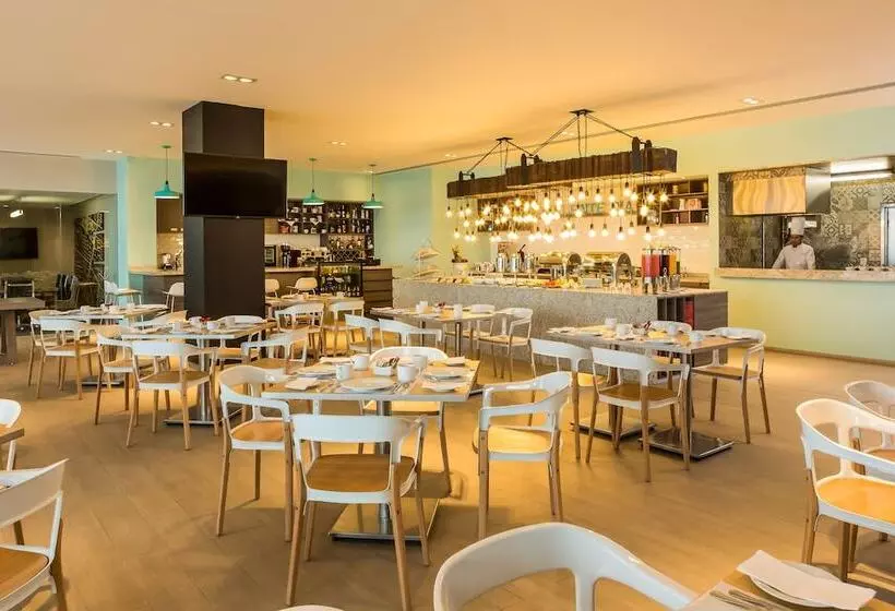 ホテル Fiesta Inn Express Ciudad De México Forum Buenavista