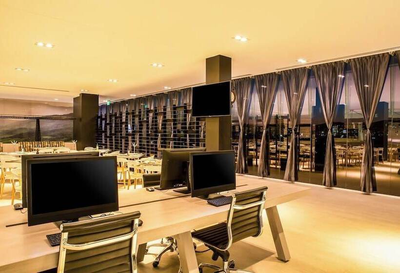 Отель Fiesta Inn Express Ciudad De México Forum Buenavista