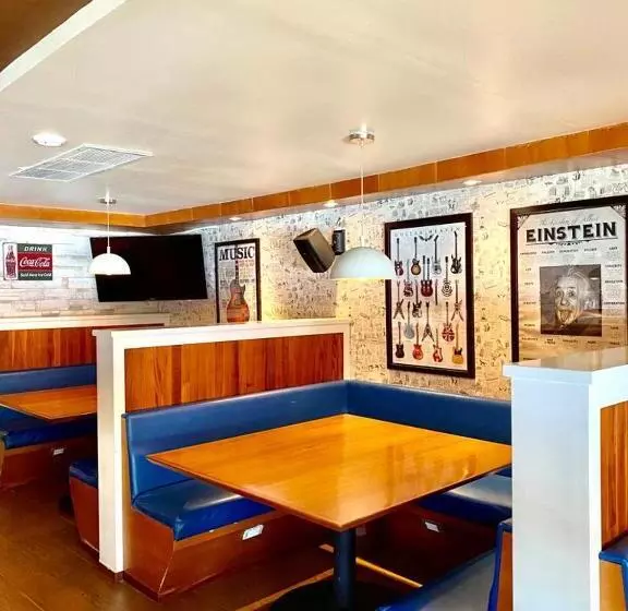 هتل Las Palmas Inn