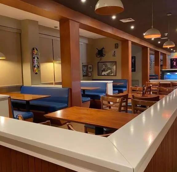 هتل Las Palmas Inn