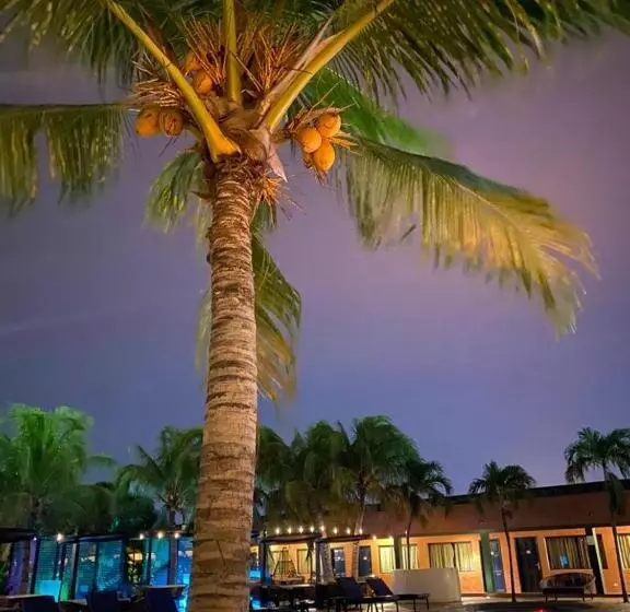 هتل Las Palmas Inn